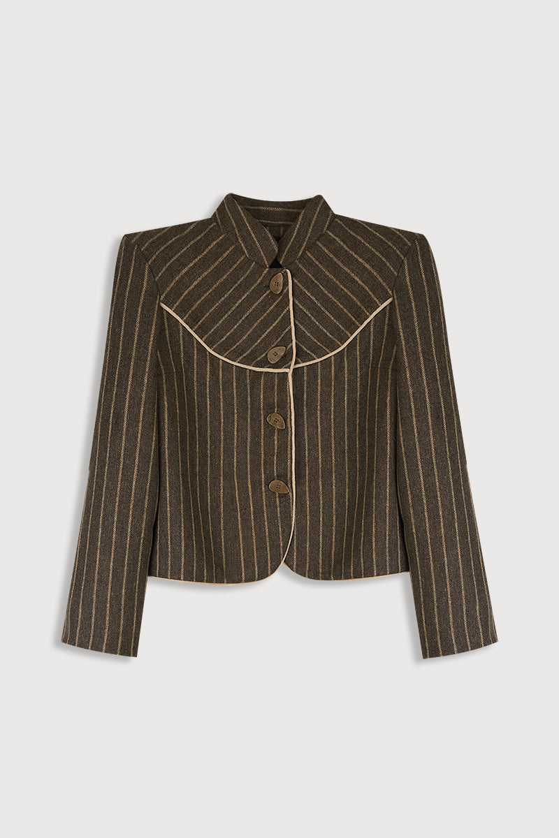 Chaqueta-marrón-mujer-elegante 7