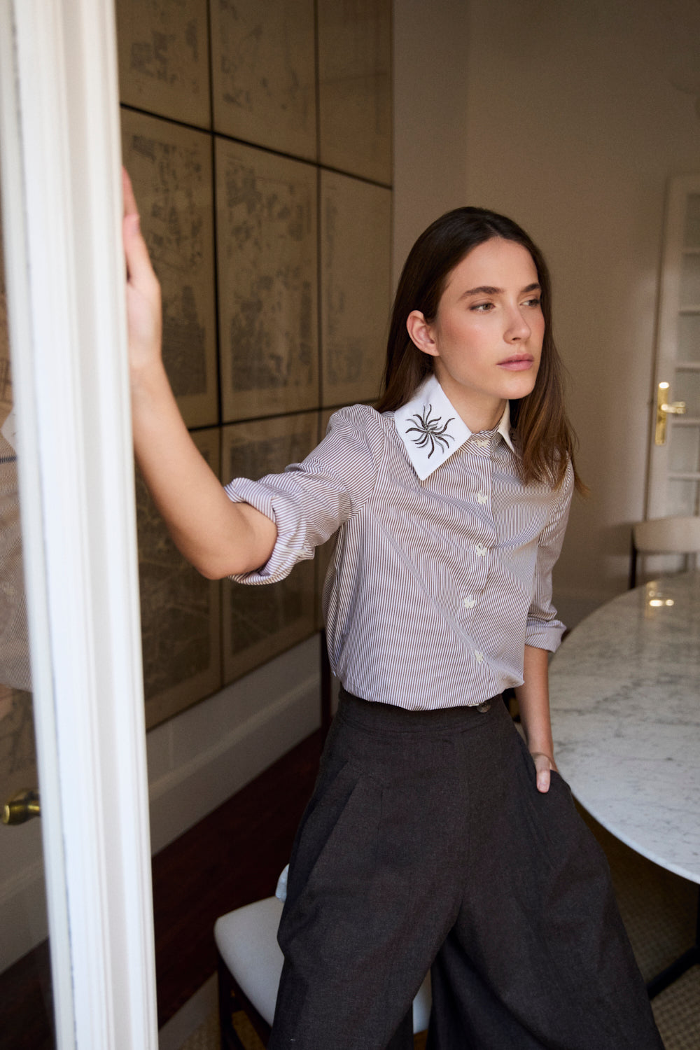 Camisa Rayas con Cuello bordado
