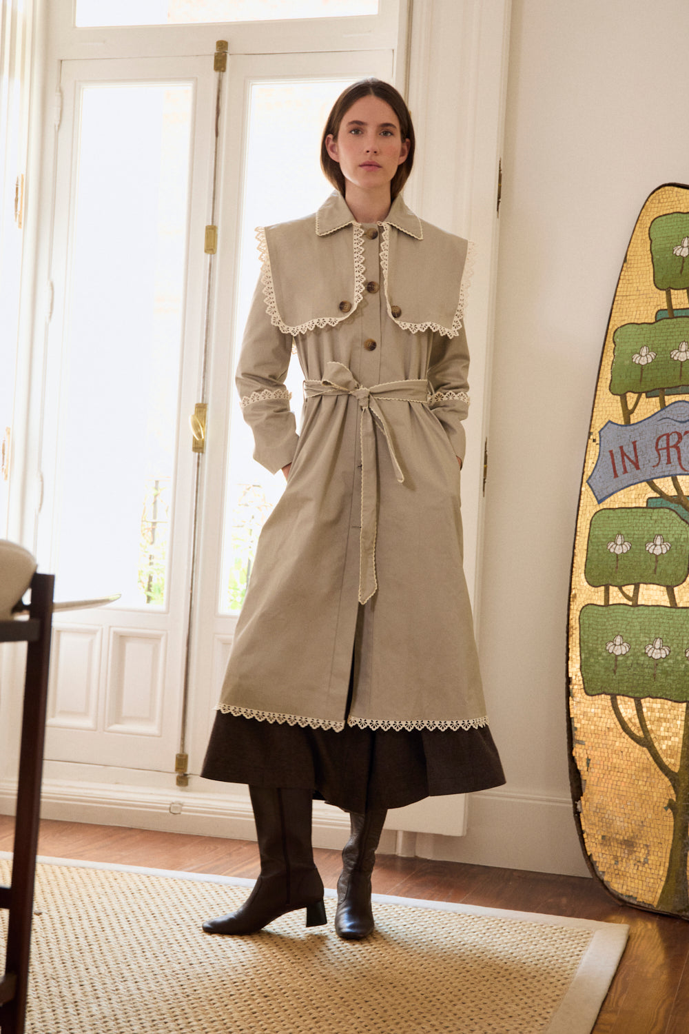 Gabardina Beige Puntilla
