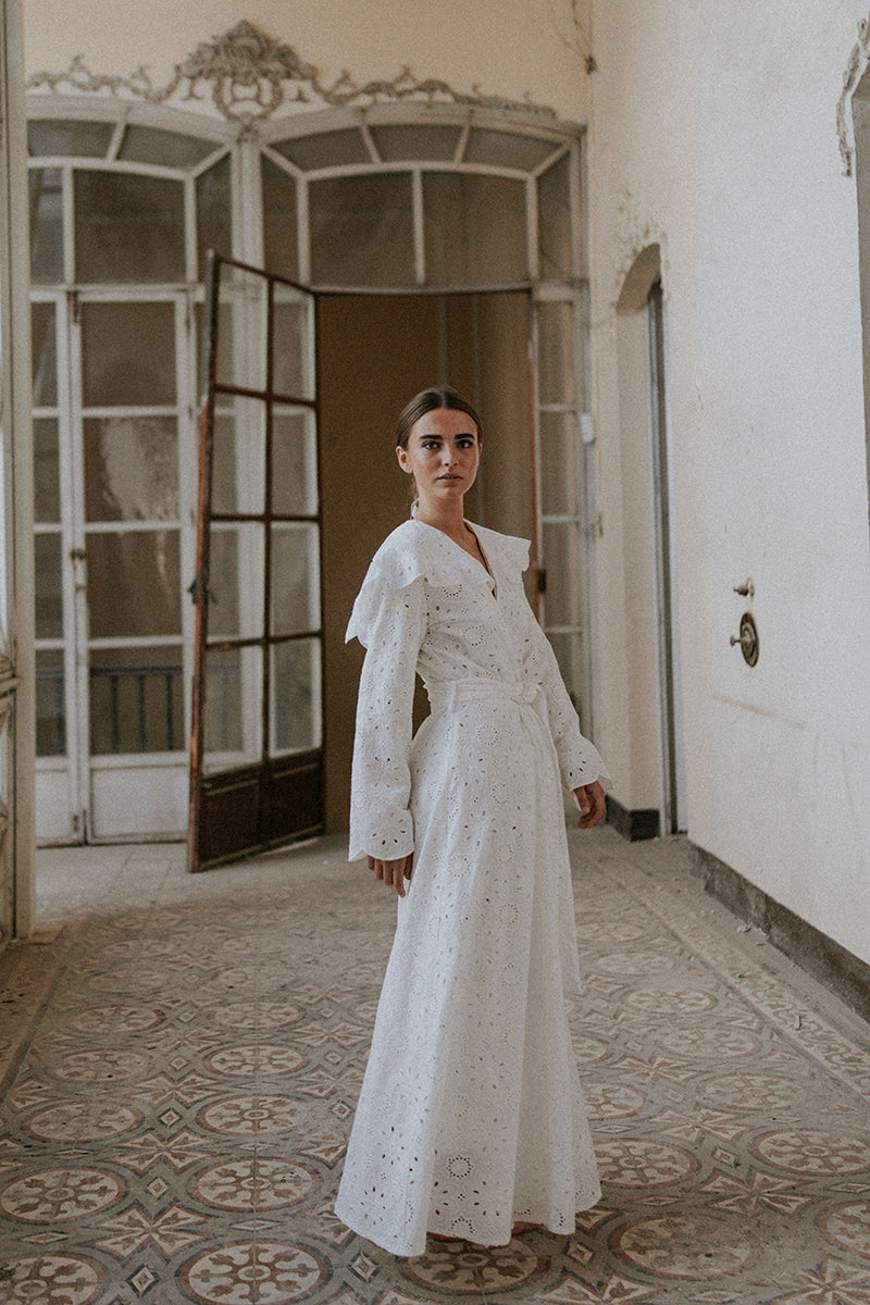 Bata Brocados blanca